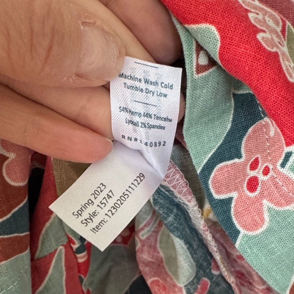 Marine Layer Vibrant Floral Shorts - Picture 5 of 5